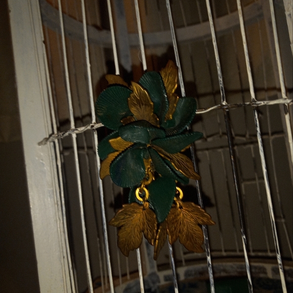 Man's lapel pin - Picture 2 of 2